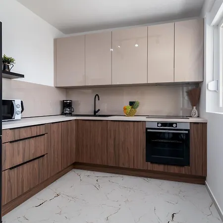 Natura Apartment-new Modern With View & Two Free Parking Spaces-10 Min Walk To Old Town