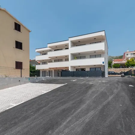 Natura Apartment-new Modern With View & Two Free Parking Spaces-10 Min Walk To Old Town *