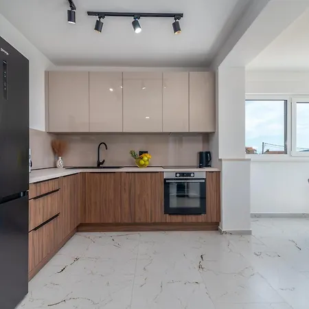 Natura Apartment-new Modern With View & Two Free Parking Spaces-10 Min Walk To Old Town