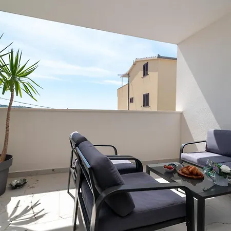 Natura Apartment-new Modern With View & Two Free Parking Spaces-10 Min Walk To Old Town *