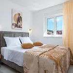 Natura Apartment-new Modern With View & Two Free Parking Spaces-10 Min Walk To Old Town Apartment *