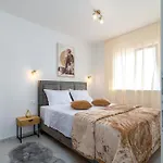 Apartment Natura Apartment-new Modern With View & Two Free Parking Spaces-10 Min Walk To Old Town