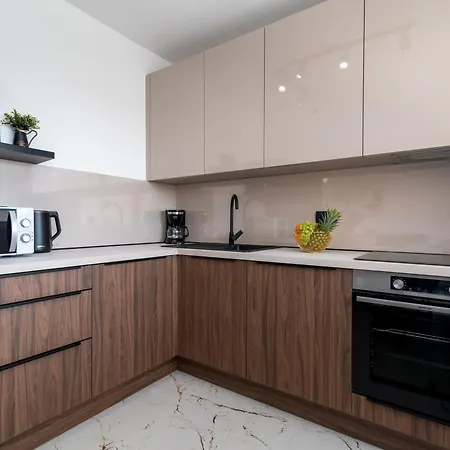 Natura Apartment-new Modern With View & Two Free Parking Spaces-10 Min Walk To Old Town 特罗吉尔