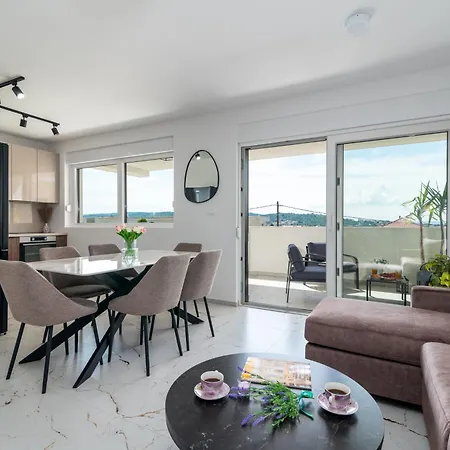 Apartment Natura Apartment-new Modern With View & Two Free Parking Spaces-10 Min Walk To Old Town *