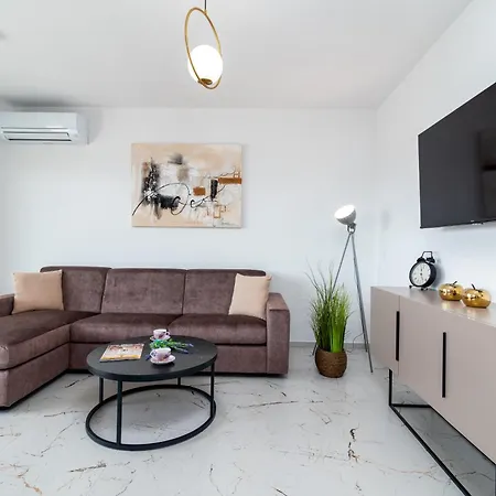 Natura Apartment-new Modern With View & Two Free Parking Spaces-10 Min Walk To Old Town *