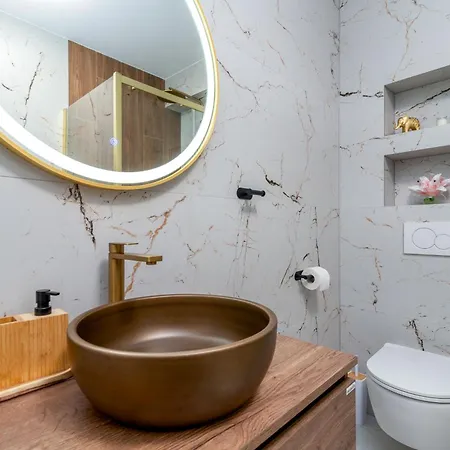 Natura Apartment-new Modern With View & Two Free Parking Spaces-10 Min Walk To Old Town * 特罗吉尔