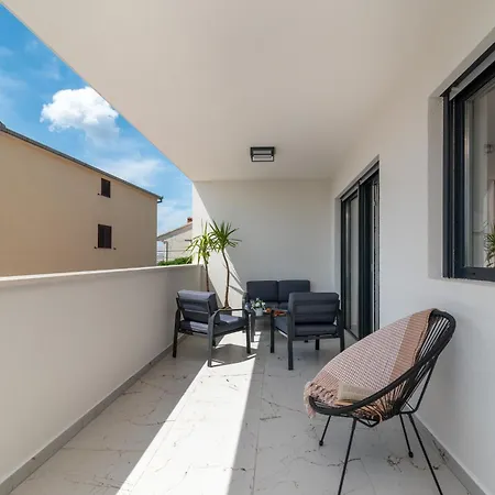 Natura Apartment-new Modern With View & Two Free Parking Spaces-10 Min Walk To Old Town Apartment