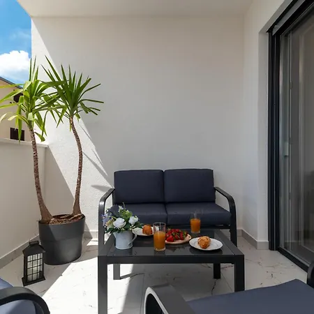 Natura Apartment-new Modern With View & Two Free Parking Spaces-10 Min Walk To Old Town *