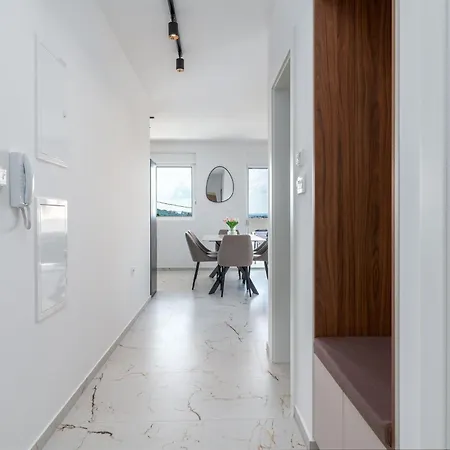 Natura Apartment-new Modern With View & Two Free Parking Spaces-10 Min Walk To Old Town Trogir