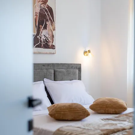 Natura Apartment-new Modern With View & Two Free Parking Spaces-10 Min Walk To Old Town