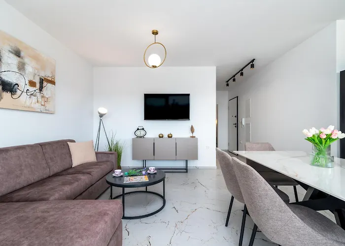 Natura Apartment-new Modern With View & Two Free Parking Spaces-10 Min Walk To Old Town *