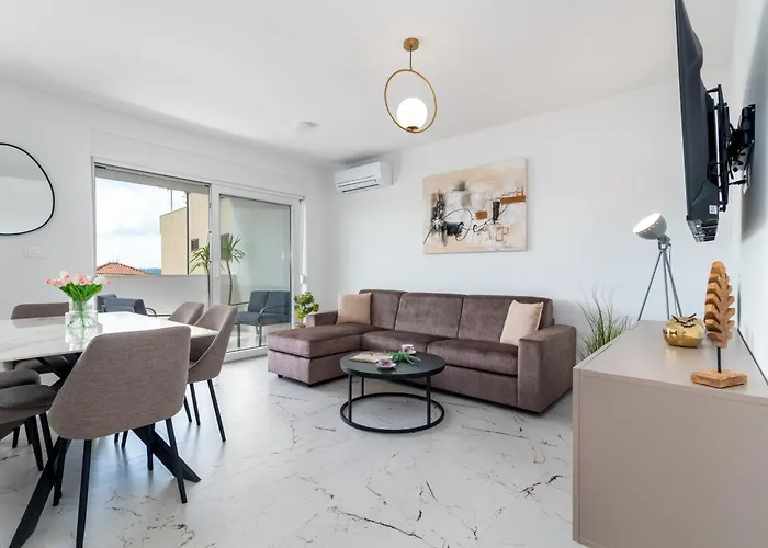 Natura Apartment-new Modern With View & Two Free Parking Spaces-10 Min Walk To Old Town Appartement *