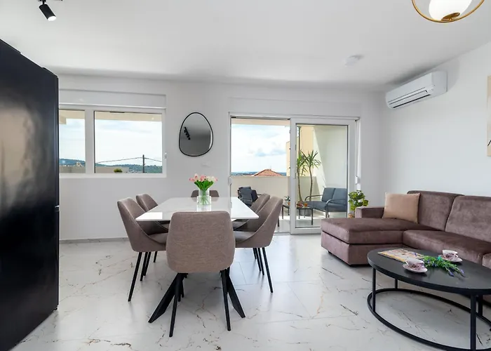 Natura Apartment-new Modern With View & Two Free Parking Spaces-10 Min Walk To Old Town Appartement *