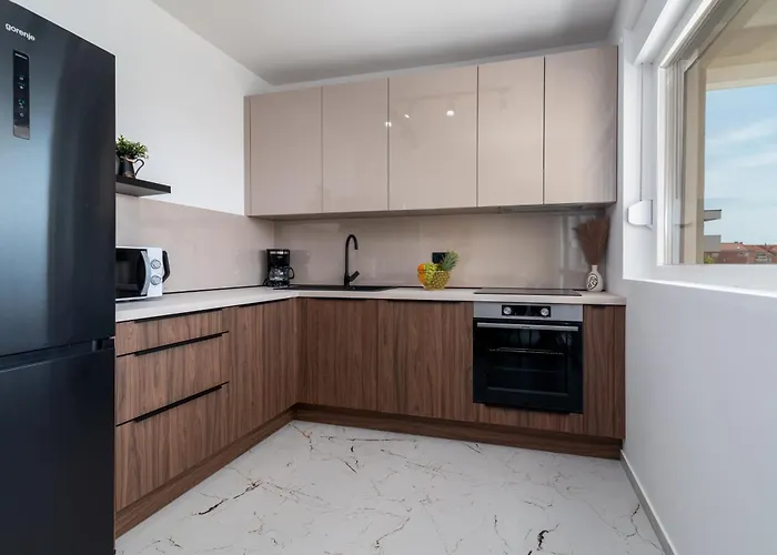 Natura Apartment-new Modern With View & Two Free Parking Spaces-10 Min Walk To Old Town