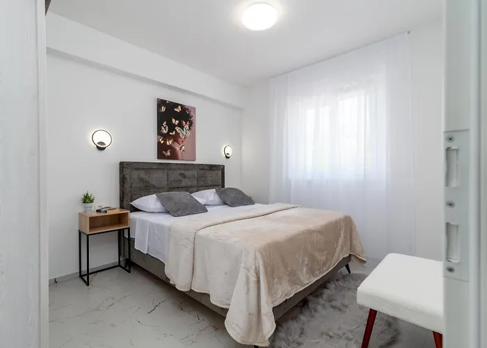 Appartement Natura Apartment-new Modern With View & Two Free Parking Spaces-10 Min Walk To Old Town