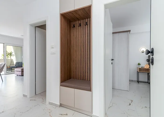 Natura Apartment-new Modern With View & Two Free Parking Spaces-10 Min Walk To Old Town