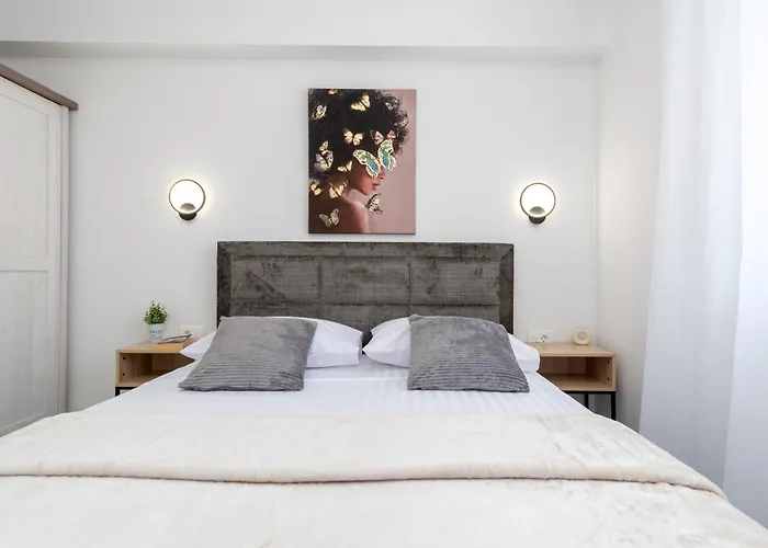 Natura Apartment-new Modern With View & Two Free Parking Spaces-10 Min Walk To Old Town Appartement