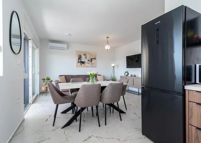 Natura Apartment-new Modern With View & Two Free Parking Spaces-10 Min Walk To Old Town Trogir