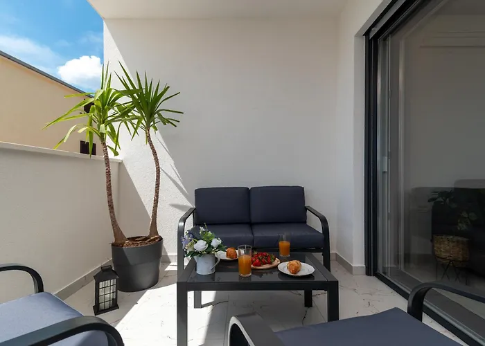 Natura Apartment-new Modern With View & Two Free Parking Spaces-10 Min Walk To Old Town *