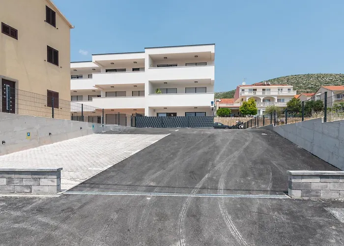 Natura Apartment-new Modern With View & Two Free Parking Spaces-10 Min Walk To Old Town Appartement Trogir