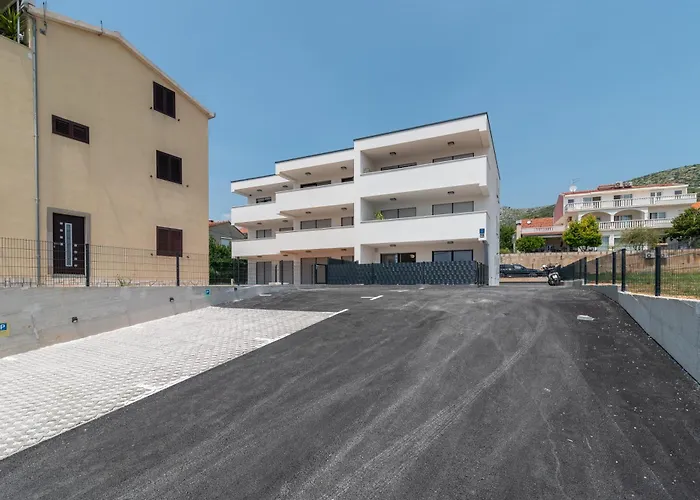 Natura Apartment-new Modern With View & Two Free Parking Spaces-10 Min Walk To Old Town *