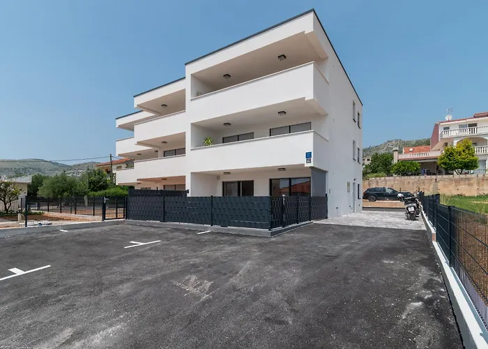 Natura Apartment-new Modern With View & Two Free Parking Spaces-10 Min Walk To Old Town Appartement Trogir