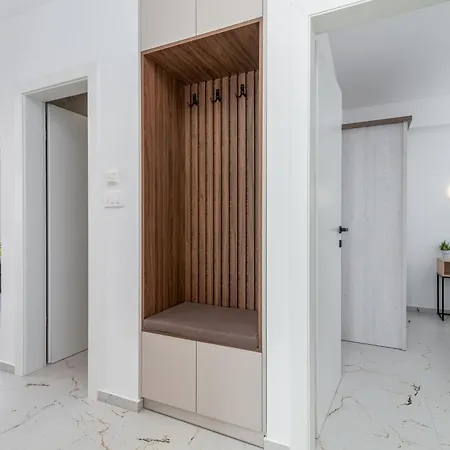 Natura Apartment-new Modern With View & Two Free Parking Spaces-10 Min Walk To Old Town