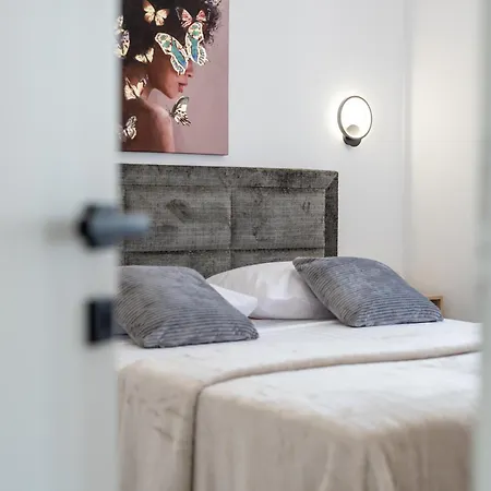 Natura Apartment-new Modern With View & Two Free Parking Spaces-10 Min Walk To Old Town * تروغير