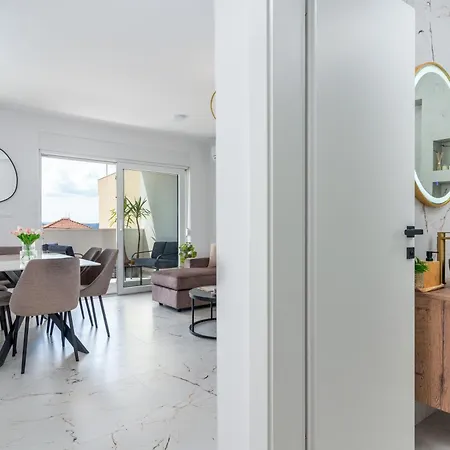 Natura Apartment-new Modern With View & Two Free Parking Spaces-10 Min Walk To Old Town *