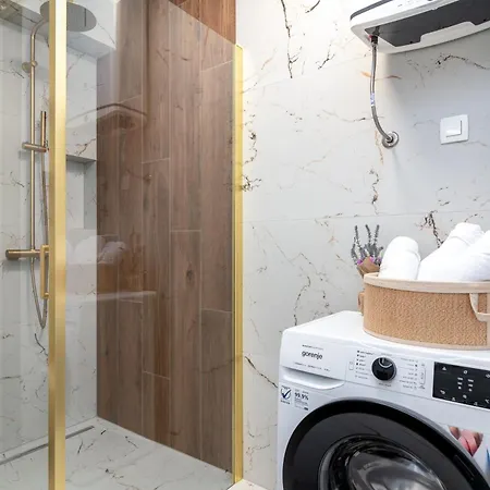 Natura Apartment-new Modern With View & Two Free Parking Spaces-10 Min Walk To Old Town * تروغير